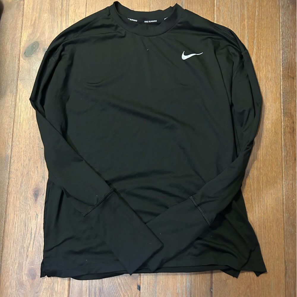 NIKE WOMEN’S DRY-FIT LONG SLEEVE IN BLACK, size medium & perfect condition!!